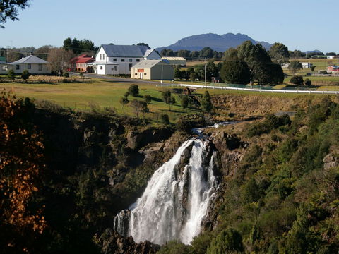 Waratah Falls - Great Ocean Road Tourism 0