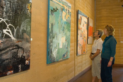 Red Poles Art Gallery - Great Ocean Road Tourism 2