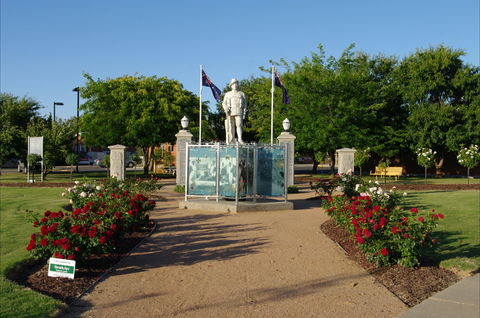 WW1 Memorial Park - Great Ocean Road Tourism 0