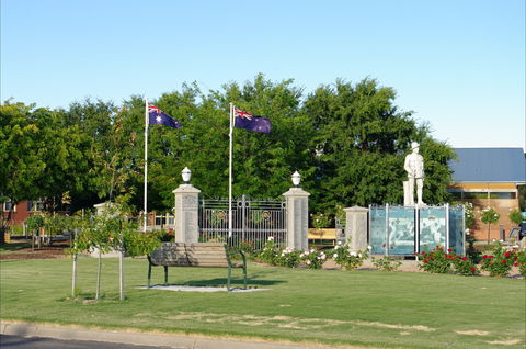 WW1 Memorial Park - Great Ocean Road Tourism 1