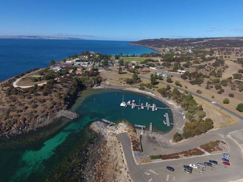 Christmas Cove - Great Ocean Road Tourism 0