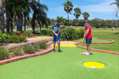 Port Macquarie Driving Range And Mini Golf - Great Ocean Road Tourism 2