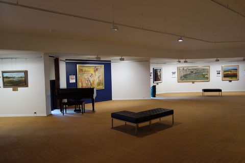 Stanthorpe Regional Art Gallery - Great Ocean Road Tourism 1