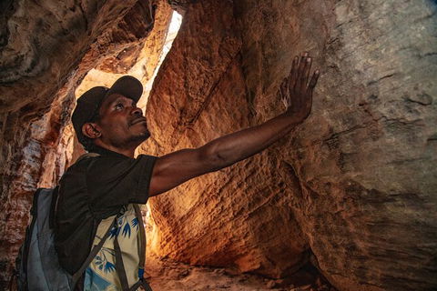 Arnhem Land Injalak Hill Full-Day Tour From Darwin - Great Ocean Road Tourism 12