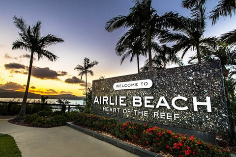 Shared Arrival Transfer: Proserpine Airport To Airlie Beach & Surrounds - Great Ocean Road Tourism 2