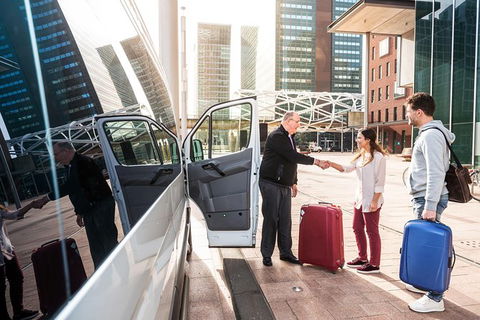 Cairns Airport (CNS) Departure Transfer (Cairns Hotels To Cairns CNS Airport) - Great Ocean Road Tourism 9