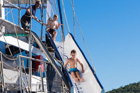 Day Sail The Whitsunday Islands On Atlantic Clipper From Airlie Beach - Great Ocean Road Tourism 7
