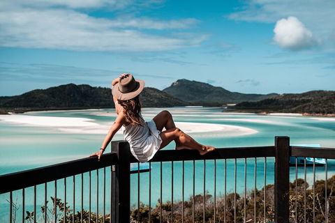 Day Sail The Whitsunday Islands On Atlantic Clipper From Airlie Beach - Great Ocean Road Tourism 10