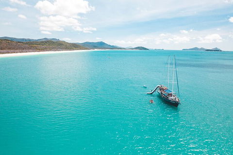 Day Sail The Whitsunday Islands On Atlantic Clipper From Airlie Beach - Great Ocean Road Tourism 4