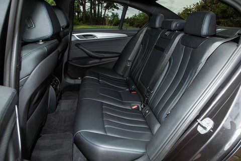 Arrival Private Transfer Melbourne Airport MEL To Melbourne City By Business Car - Great Ocean Road Tourism 3