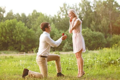 Romance Cruise + Scenic Tour + Beer Tasting + 3 Course Lunch + Hamper - Great Ocean Road Tourism 0