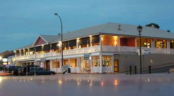 Seacliff Beach Hotel - Great Ocean Road Tourism 0