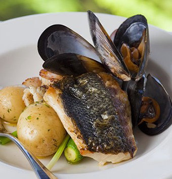 Chris's Beacon Point Restaurant - Great Ocean Road Tourism 3