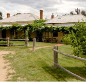 The Blue Duck Inn Hotel - Great Ocean Road Tourism