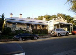 Earl Of Spencer Historic Inn - Great Ocean Road Tourism 0