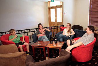 Hibernian Hotel Beechworth - Great Ocean Road Tourism 0