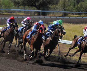 Alice Springs Turf Club - Great Ocean Road Tourism 0