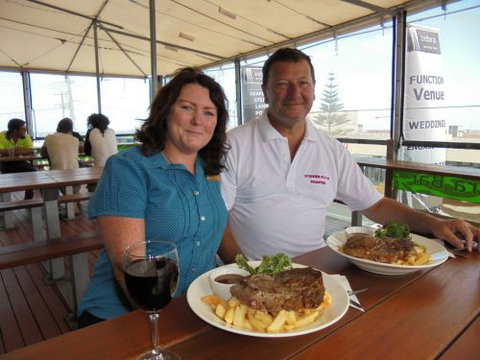 Zebra Crossing Bar & Bistro - Great Ocean Road Tourism 1