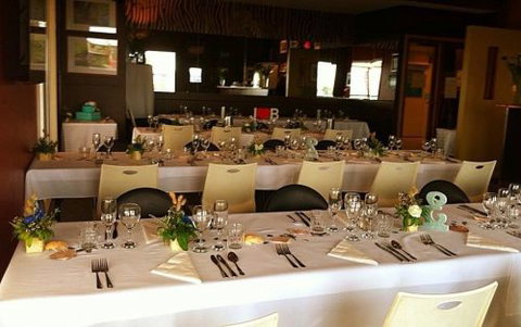 Zebra Crossing Bar & Bistro - Great Ocean Road Tourism 3