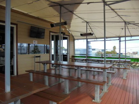 Zebra Crossing Bar & Bistro - Great Ocean Road Tourism 4