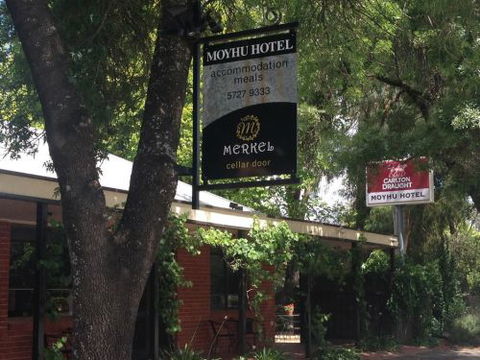 Moyhu Hotel - Great Ocean Road Tourism 1