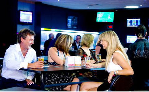 Hervey Bay RSL - Great Ocean Road Tourism 5