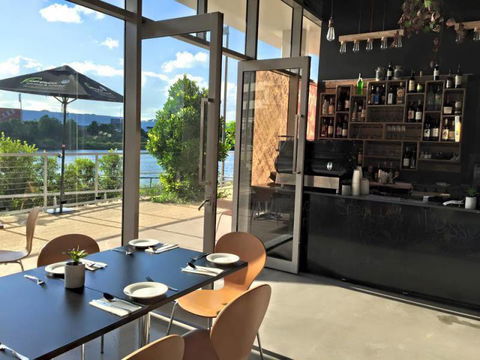 Alfresco Pizzeria & Wine Bar - Great Ocean Road Tourism 3