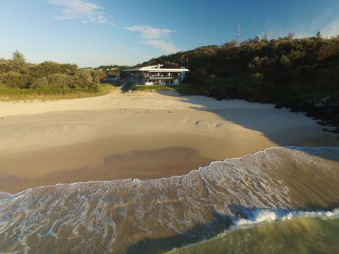 Lighthouse Beach Cafe - Great Ocean Road Tourism 1