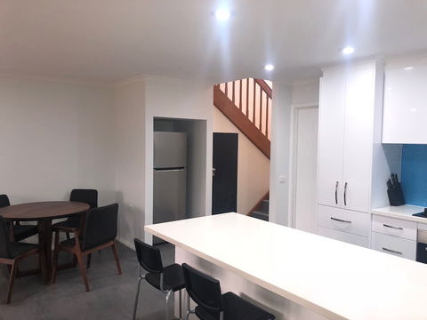 North Pier Hotel - Great Ocean Road Tourism 4