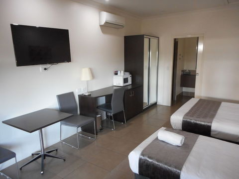 Injune Motor Inn - Great Ocean Road Tourism 6