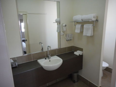 Injune Motor Inn - Great Ocean Road Tourism 4