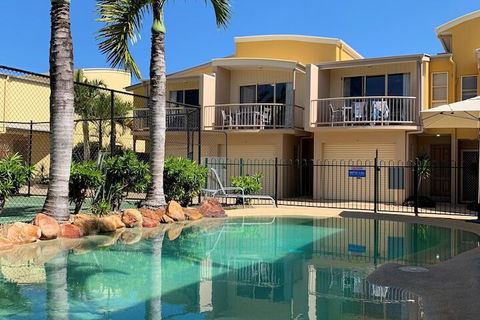 Coolum Beach Getaway Resort - Great Ocean Road Tourism 1