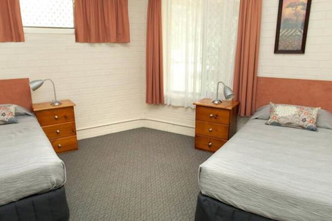 Byron Motor Lodge Motel - Great Ocean Road Tourism 7