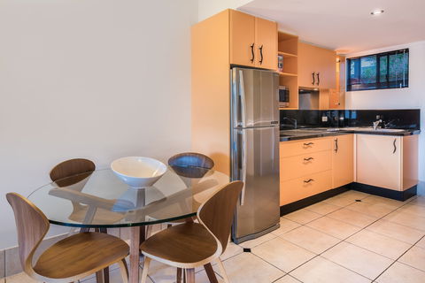 At Waterfront Whitsunday Retreat - Great Ocean Road Tourism 4