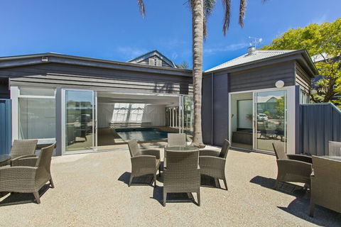 Bellevue On The Lakes - Great Ocean Road Tourism 4