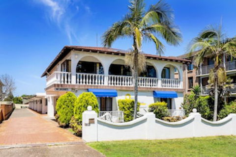 Ocean Breeze Motel - Great Ocean Road Tourism 0