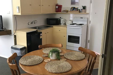 Ocean Breeze Motel - Great Ocean Road Tourism 4