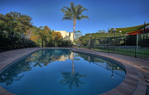 Comfort Inn & Suites Robertson Gardens - Great Ocean Road Tourism 1