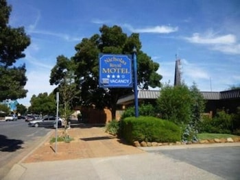 Nicholas Royal Motel - Great Ocean Road Tourism 2
