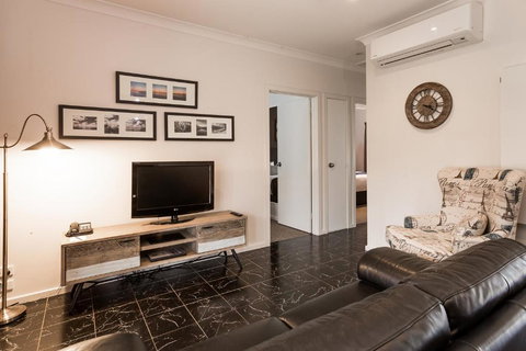 Blazing Stump Motel & Suites - Great Ocean Road Tourism 2