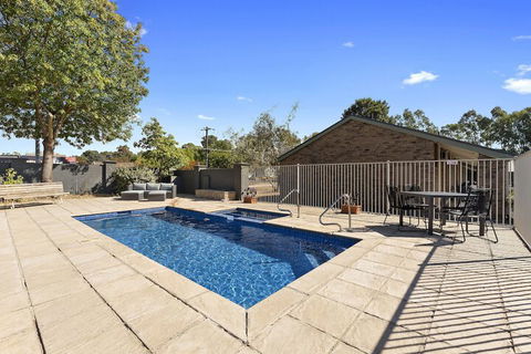 Bendigo Homestead Motor Inn & Apartments - Great Ocean Road Tourism 5
