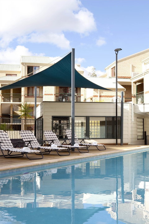 Mont Clare Boutique Apartments - Great Ocean Road Tourism 1