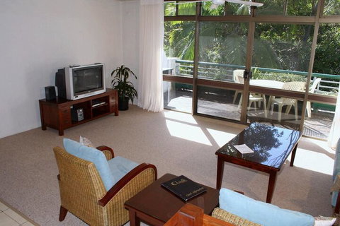 Palm Court Noosa - Great Ocean Road Tourism 5