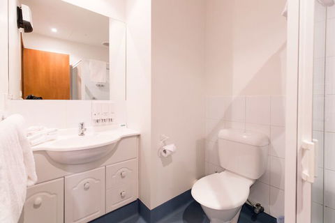 Bay Hotel Apartments - Great Ocean Road Tourism 7