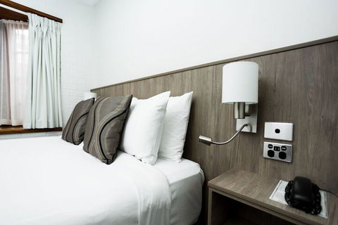 Bay Hotel Apartments - Great Ocean Road Tourism 4
