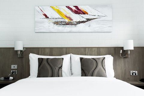 Bay Hotel Apartments - Great Ocean Road Tourism 5