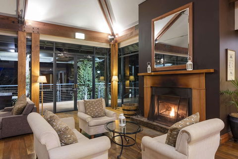 Oaks Cypress Lakes Resort - Great Ocean Road Tourism 0