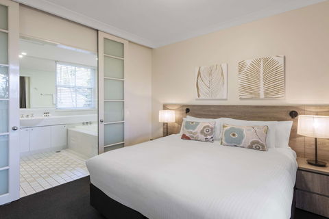 Oaks Cypress Lakes Resort - Great Ocean Road Tourism 6