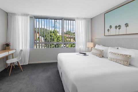 Oaks Nelson Bay Lure Suites - Great Ocean Road Tourism 3