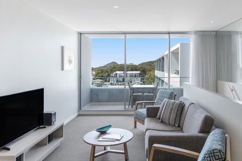 Oaks Nelson Bay Lure Suites - Great Ocean Road Tourism 4